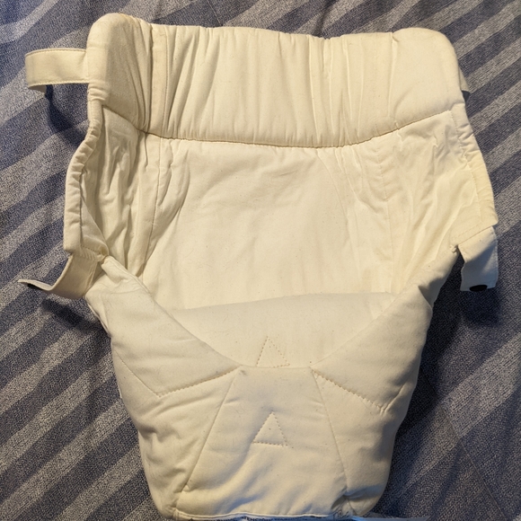Ergobaby Infant Insert - Picture 2 of 3